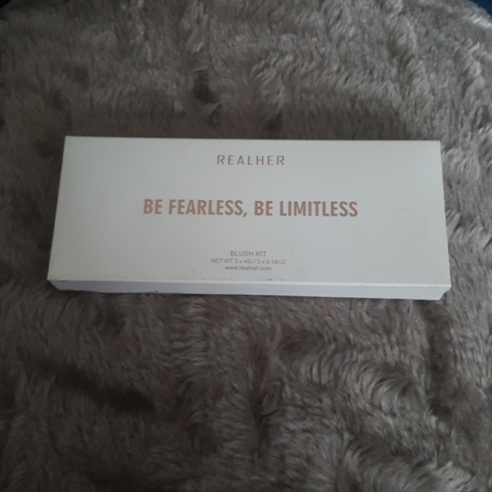 Realher blush kit bnib